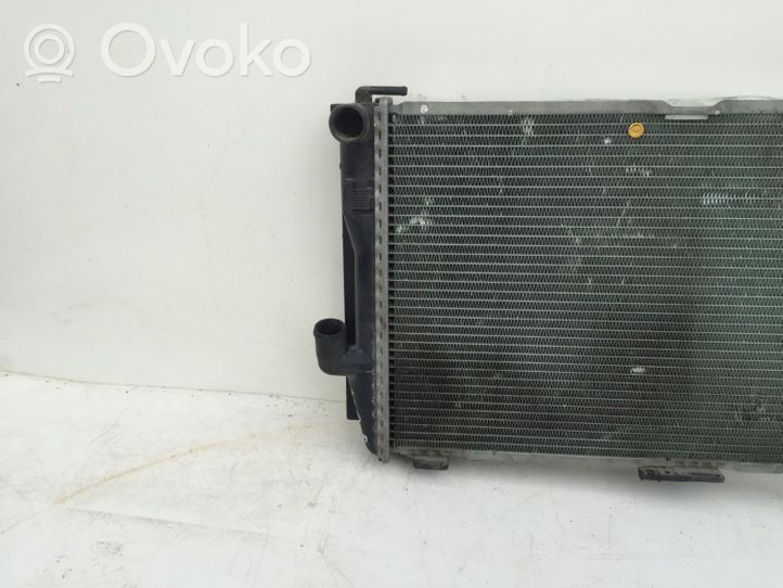 Mercedes-Benz E W124 Radiateur de refroidissement 1245001403