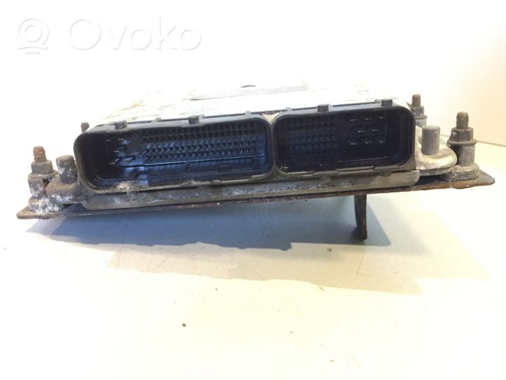 Chrysler Voyager Calculateur moteur ECU P05094285AC