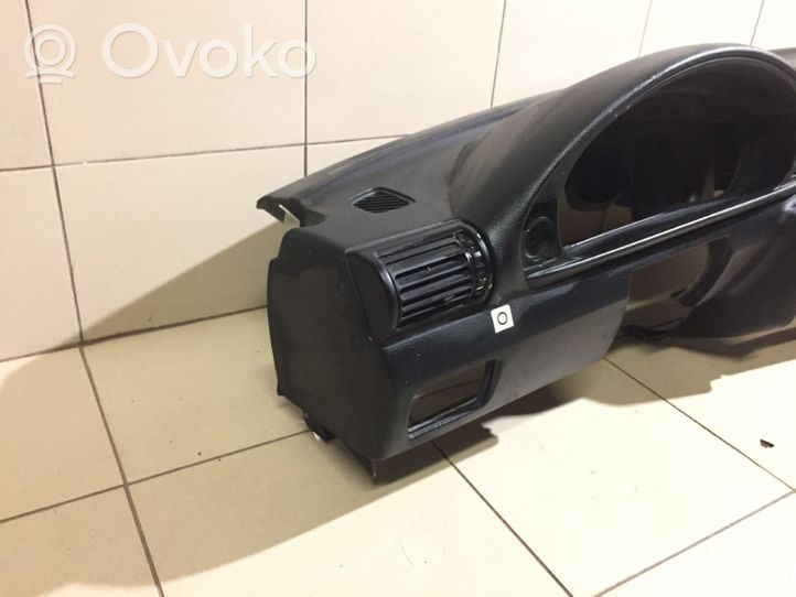 BMW 3 E36 Deska rozdzielcza 64228146258