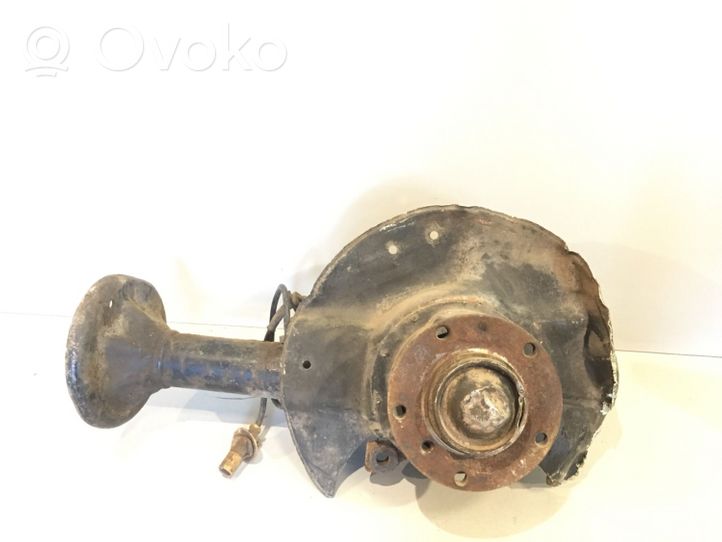 BMW 3 E30 Rear wheel hub spindle/knuckle 