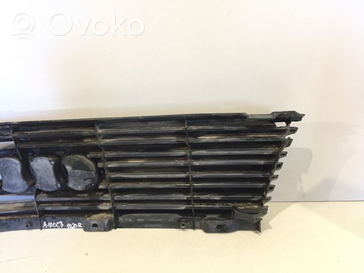 Audi 100 200 5000 C3 Grille calandre supérieure de pare-chocs avant 443853655