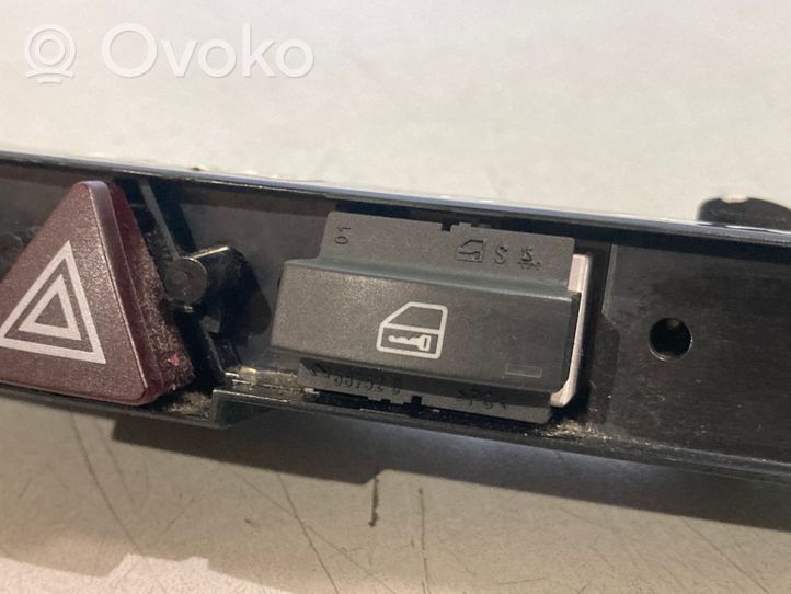 Opel Astra H Hazard light switch 13100107