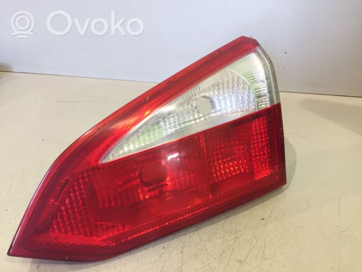 Ford Focus Lampy tylnej klapy bagażnika BM5113A602BC