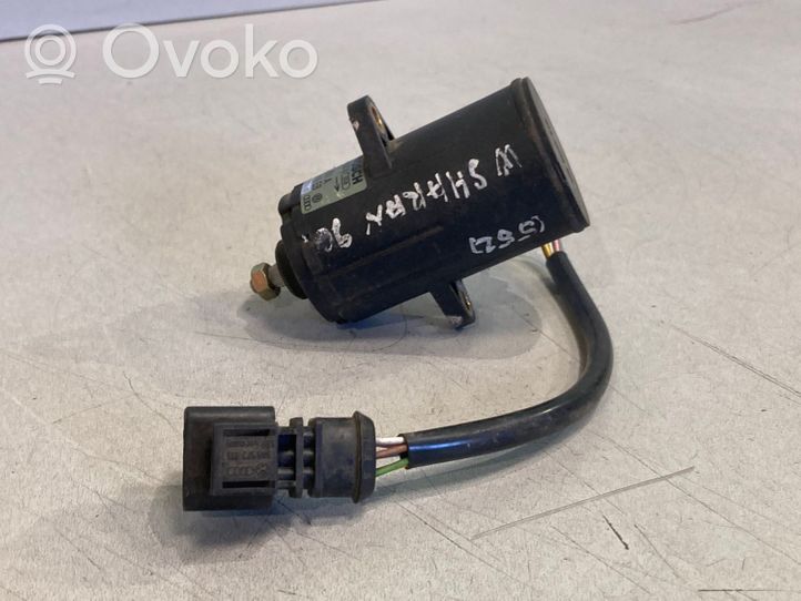 Volkswagen Sharan Accelerator pedal position sensor 0205001044