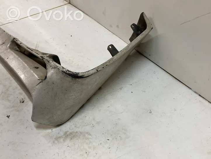 Audi 200 Priekšējais bamperis 447805617B