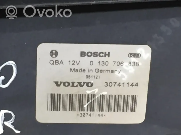 Volvo V70 Elektrinis radiatorių ventiliatorius 30741144