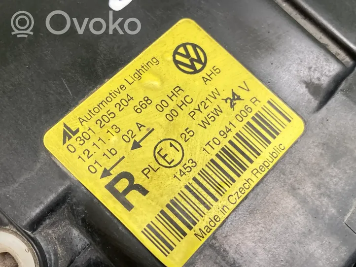 Volkswagen Touran I Lampa przednia 1T0941006R