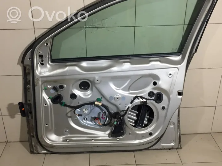 Volkswagen Jetta V Front door 