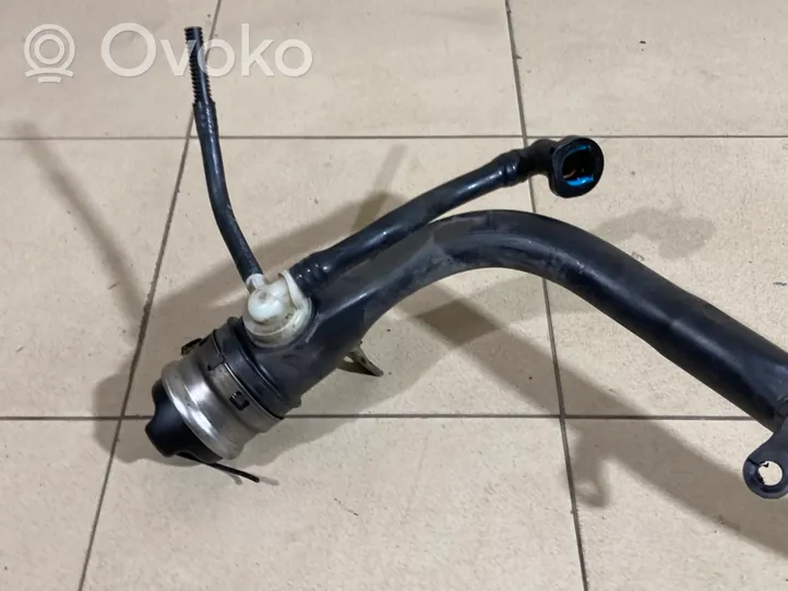 BMW X5 E70 Tubo e bocchettone per riempimento serbatoio del carburante 716425