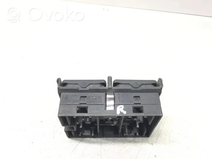 BMW 5 E34 Electric window control switch 1379075