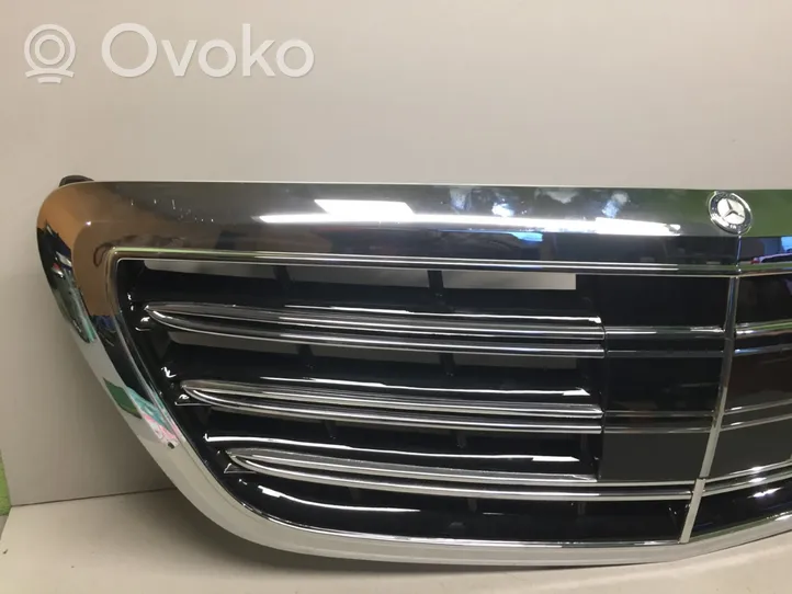 Mercedes-Benz S W222 Maskownica / Grill / Atrapa górna chłodnicy 