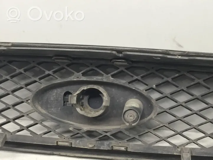 Ford Focus Maskownica / Grill / Atrapa górna chłodnicy 4M518C436A