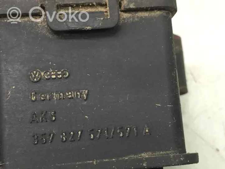 Volkswagen PASSAT B3 Takaluukun ulkopuolinen lukko 357827571