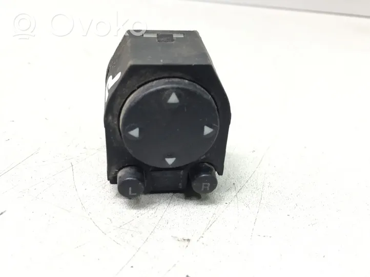 Audi 80 90 B3 Bouton de commutateur rétroviseur latéral 893959565