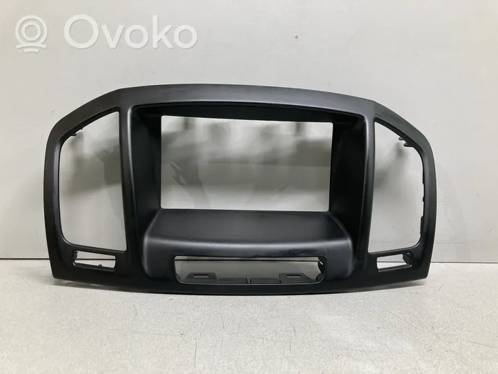 Opel Insignia A Radio/GPS head unit trim 13321693