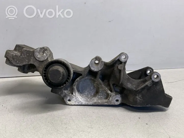 Opel Vivaro Generator/alternator bracket 8200462166