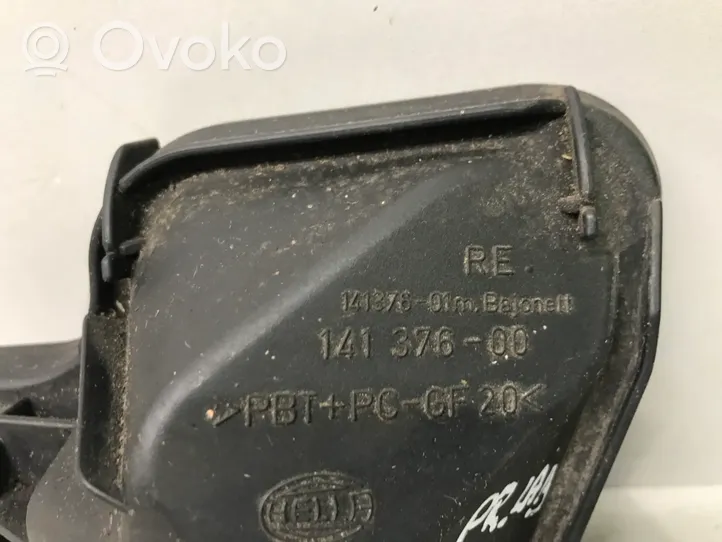 Audi A6 S6 C4 4A Osłona żarówki lampy przedniej 14137600