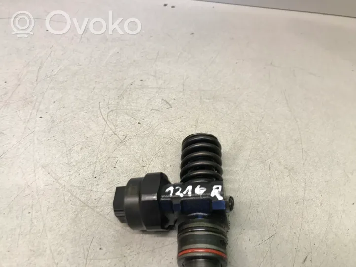 Audi A4 S4 B5 8D Injecteur de carburant 038130073F