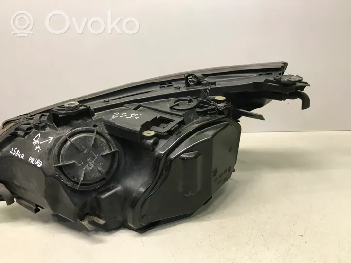 BMW 5 E60 E61 Headlight/headlamp 15872400