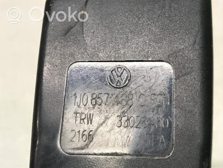 Volkswagen Golf IV Klamra tylnego pasa bezpieczeństwa 1J0857488C