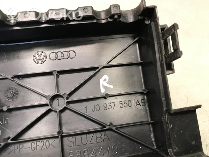 Volkswagen Golf IV Juego de caja de fusibles 1J0937550AB