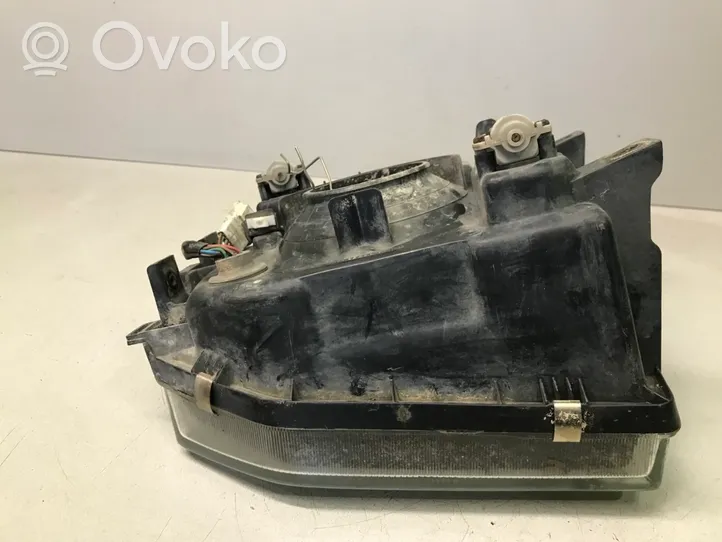 Mitsubishi Pajero Lampa przednia 11037747