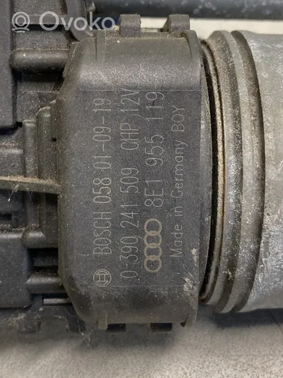 Audi A4 S4 B6 8E 8H Tringlerie et moteur d'essuie-glace avant 8E1955119