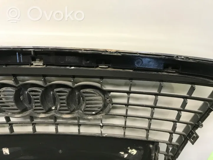 Audi A6 S6 C6 4F Grotelės viršutinės 4F0853651AQ