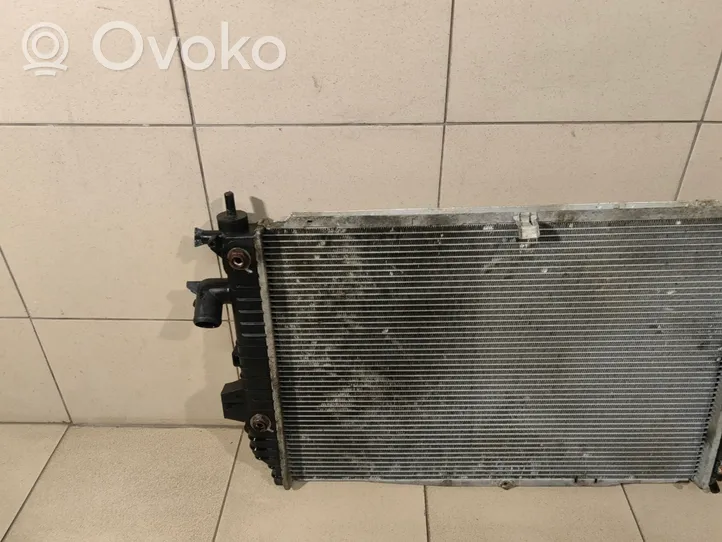 Opel Zafira B Radiateur de refroidissement 