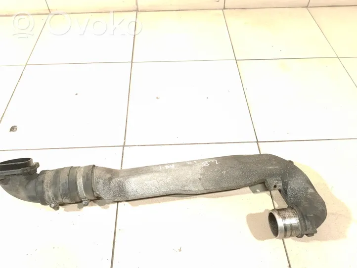 Opel Zafira B Tube d'admission de tuyau de refroidisseur intermédiaire 55353825