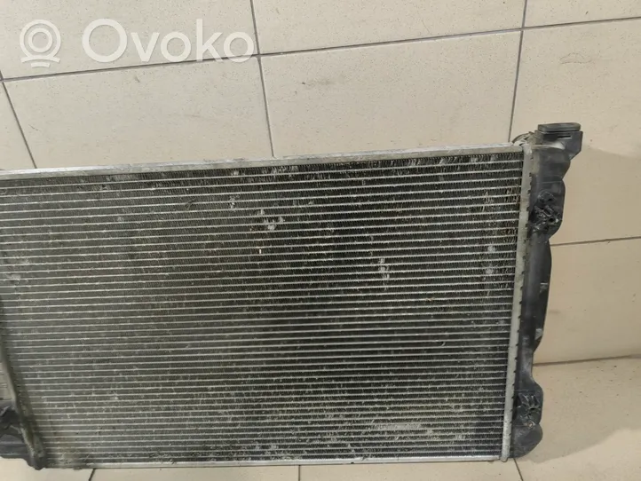 Audi A4 S4 B7 8E 8H Aušinimo skysčio radiatorius 8E0121251L