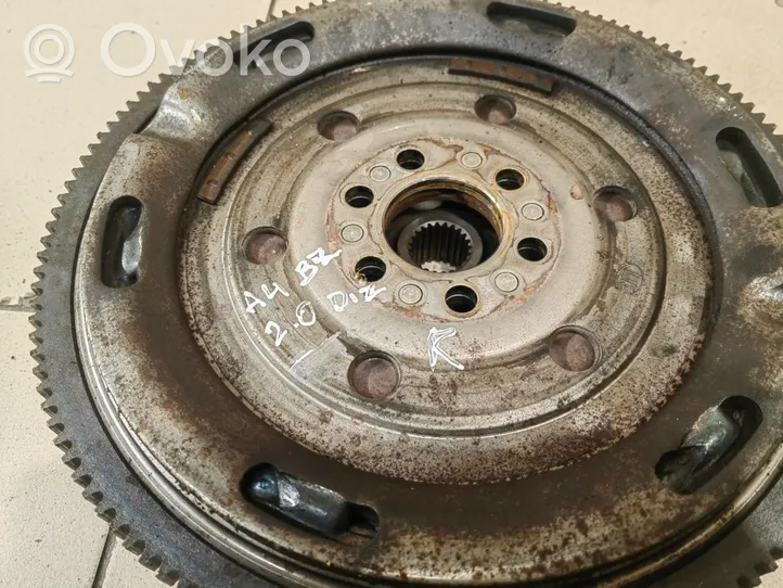 Audi A4 S4 B7 8E 8H Volano 03G105317D