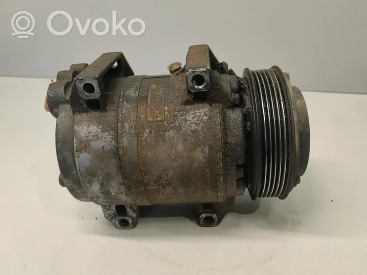 Volvo S60 Ilmastointilaitteen kompressorin pumppu (A/C) 8708581