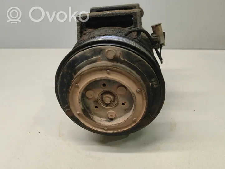 Volvo S60 Ilmastointilaitteen kompressorin pumppu (A/C) 8708581