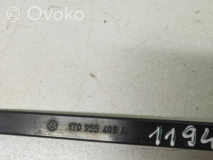 Volkswagen Touran I Priekinio stiklo valytuvų kojelė 1T0955409A