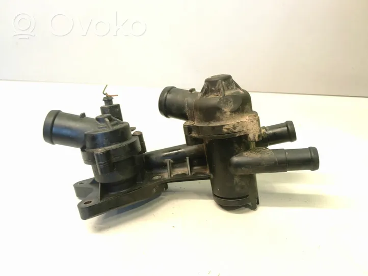 Volkswagen Touran I Termostat / Obudowa termostatu 03C121111E