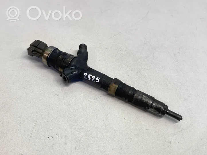 Toyota Corolla Verso E121 Injecteur de carburant 2367027020