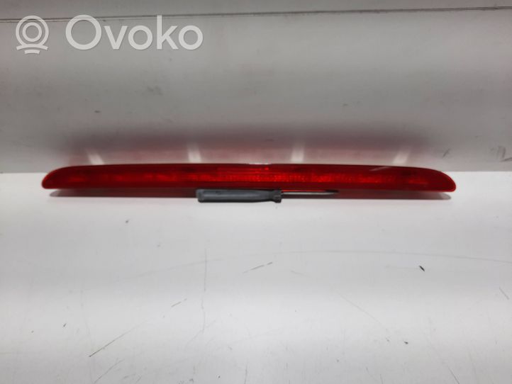 Volkswagen Touareg II Luce d’arresto centrale/supplementare 7P6945087