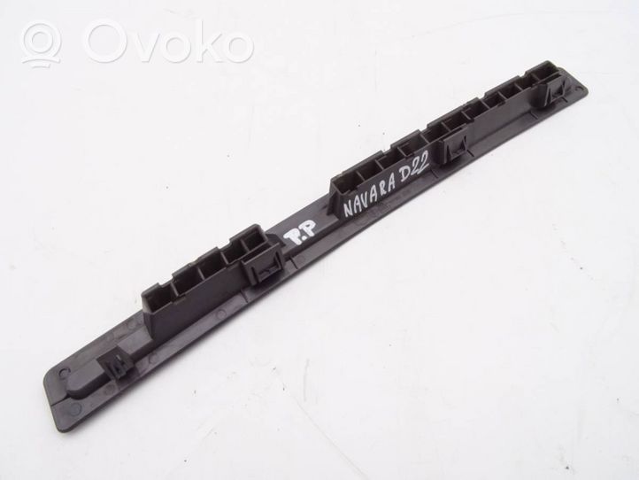 Nissan Navara D22 Wiper trim 68742-VJ201