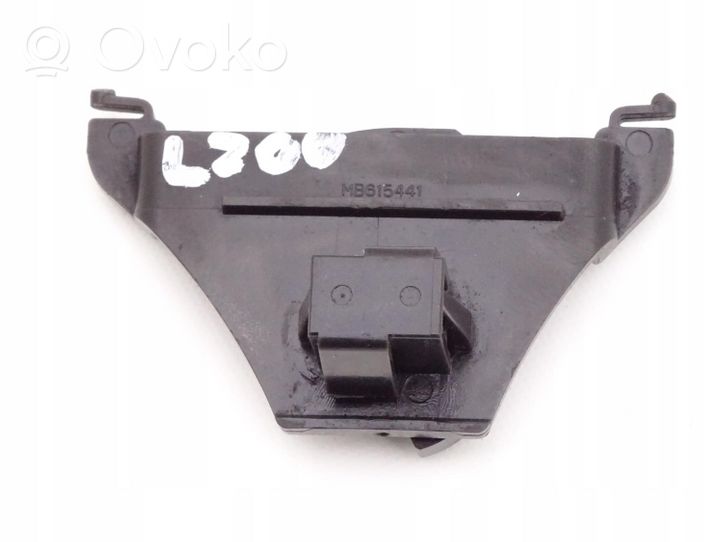 Mitsubishi L200 Polttoainesäiliön täyttöaukon suukappale MB615441