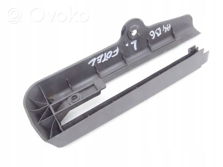 Audi A4 S4 B6 8E 8H Rivestimento del binario sedile anteriore del conducente 8E0881479