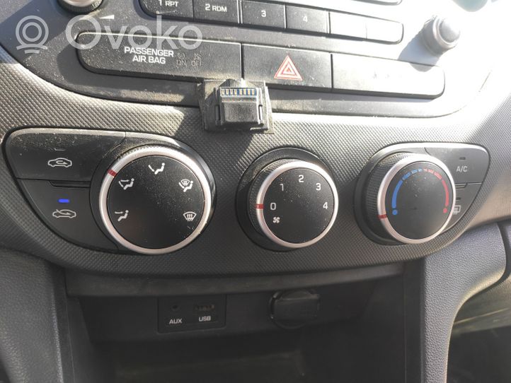Hyundai i10 Panel klimatyzacji 