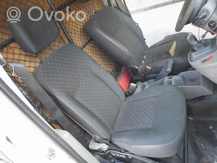 Renault Kangoo II Istuimien ja ovien verhoilusarja 