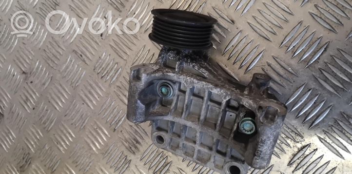 Volkswagen Phaeton Generator/alternator bracket 