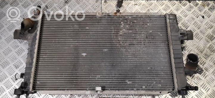 Opel Astra H Radiateur de refroidissement 