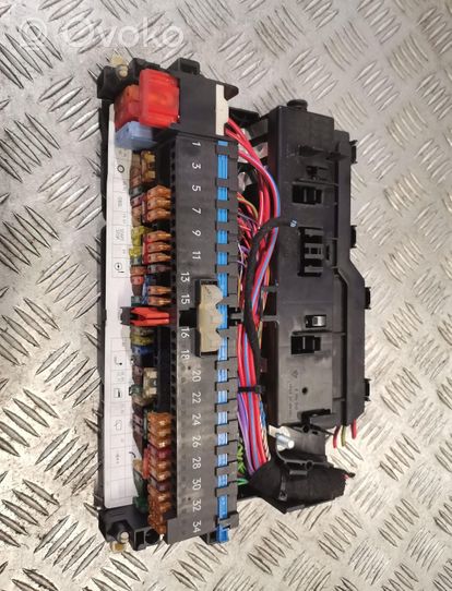 BMW X3 E83 Module de fusibles 