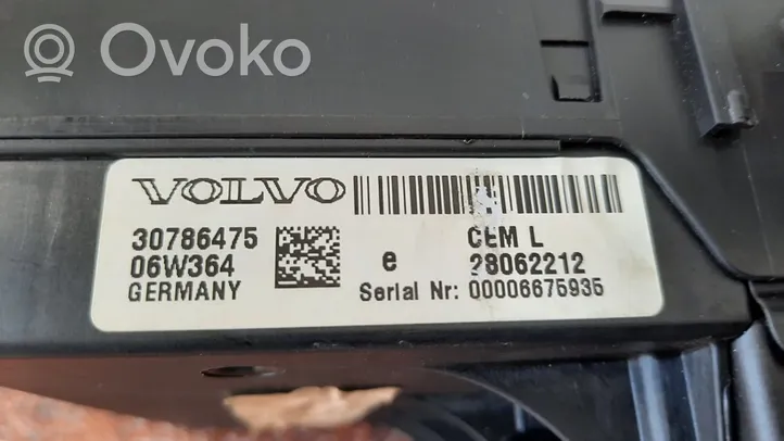 Volvo S60 Boîte à fusibles 30786475