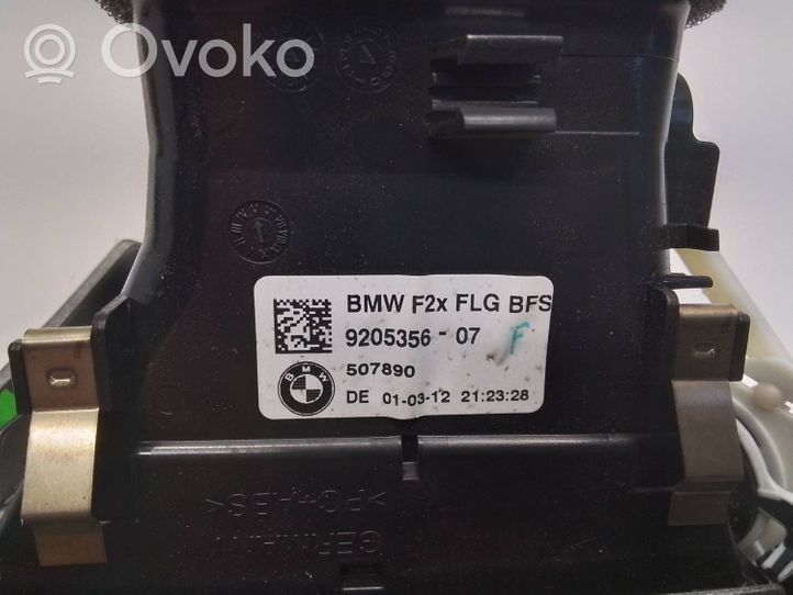 BMW 1 F20 F21 Boczna kratka nawiewu deski rozdzielczej 9205356