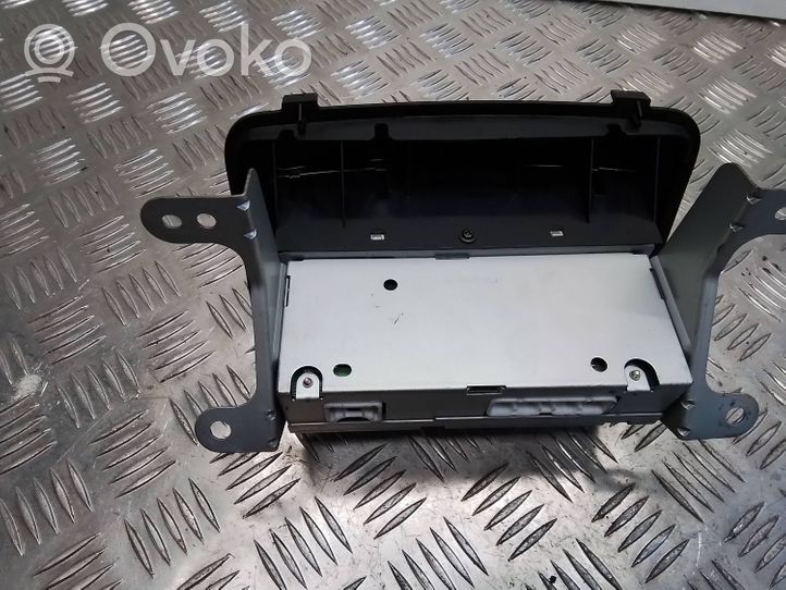 Toyota Yaris Verso Radija/ CD/DVD grotuvas/ navigacija 8611052031