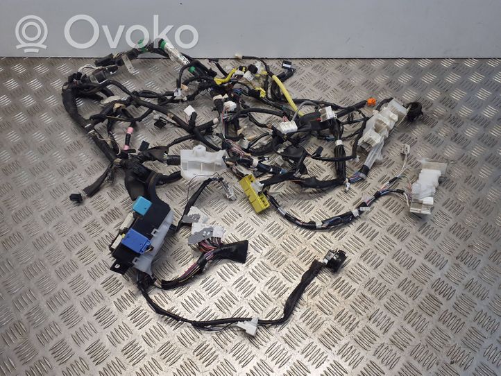 Toyota Yaris Okablowanie deski rozdzielczej 821410UV60